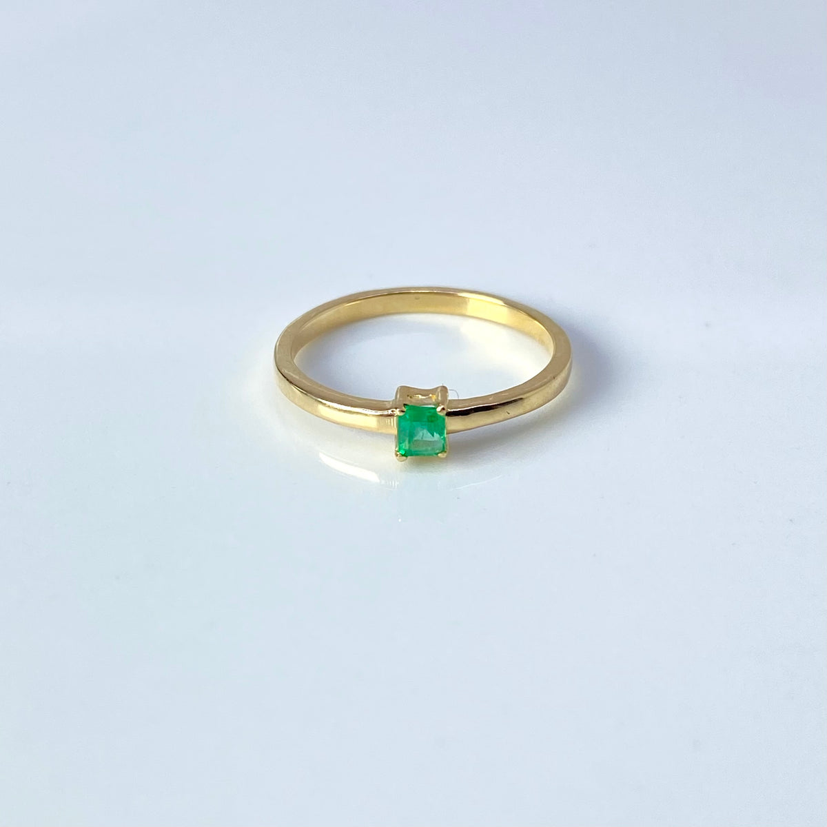 KnBoB Anillo De Forma Rectangular Brillo Con Esmeralda Verde Anillo Para Mujer De Oro De 18 Quilates, Oro, Plata, Esmeralda Sintética