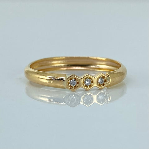 Anillo Hexagono Circones Blancos Oro amarillo 18k / Talla 6 3/4 / 0,9 Gr *