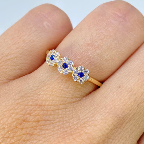 Anillo Flor Circones Blancos y Azules Oro amarillo 18k / Talla 7 1/4 / 1,75 Gr