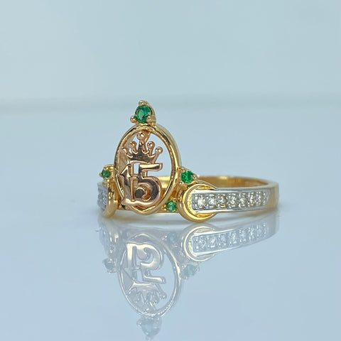 Anillo 15 Años Ovalado Circones Blancos Verdes Tres oros 18k / Talla 6 / 2,66 Gr