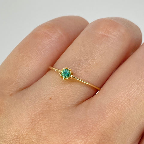 Anillo Solitario Circon Verde Oro amarillo / Talla 8 1/4 / 1,3 Gr