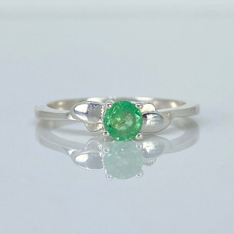 Anillo Esmeralda 0.2Ct / Talla 5 3/4 Plata 925 1,72 Gr *