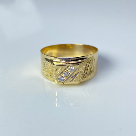Anillo Cuadro Circones Blancos Oro amarillo 18k / Talla 13 / 4,66 Gr