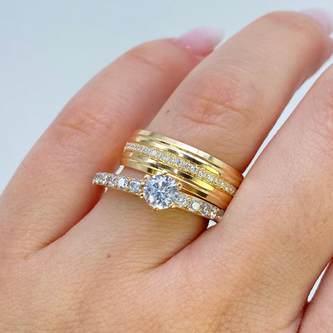 Anillo Argollas Matrimoniales Y Solitario Con Circones POR FABRICACION Oro amarillo 18k / Talla 8 / 18,87 Gr *