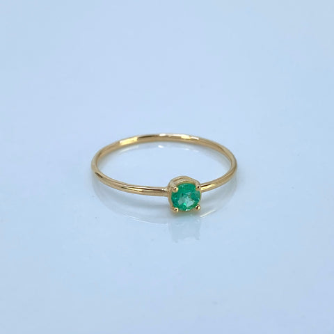 Anillo Solitario 4 Uñas Circulo / 16 Pts De Esmeralda Oro amarillo 18k / Talla 7 1/2 / 0,92 Gr *