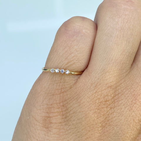 Anillo Circones Blancos Oro amarillo 18k / Talla 6 / 0,62 Gr *