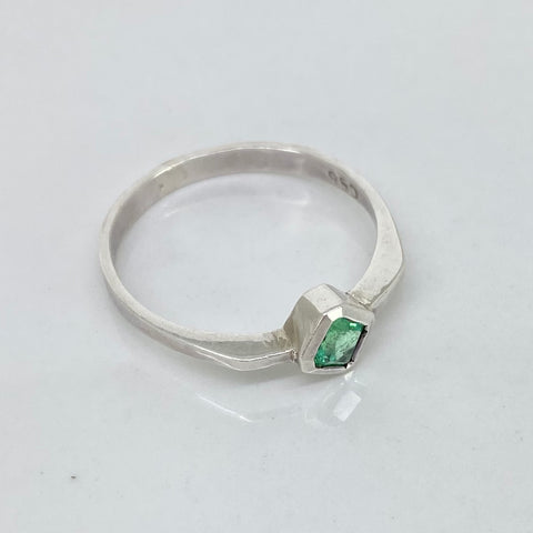 Anillo Esmeralda Rombo 0.36Ct / Talla 8 1/4 Plata 925 1,76 Gr *