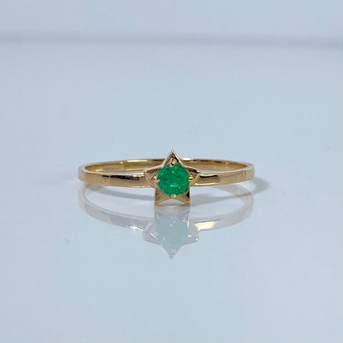 Anillo Estrella /15 Pts Esmeralda Oro amarillo 18k / Talla 6 3/4 / 1,28 Gr *