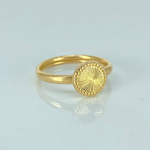 Anillo Circulo Diamantado Oro amarillo 18k / Talla 5 3/4 / 1,24 Gr