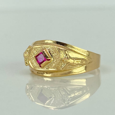 Anillo Sello Cristos Rombo Circon Fucsia Oro amarillo 18k / Talla 7 / 1,92 Gr