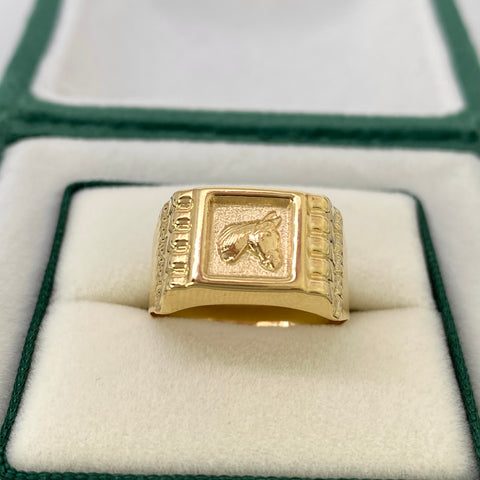 Anillo Cuadro Caballo Oro amarillo 18k / Talla 9 3/4 / 2,47 Gr