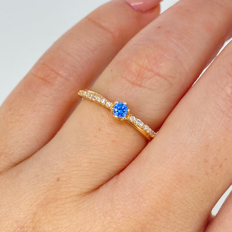 Anillo Solitario Churumbela Circones Blancos Celeste Oro amarillo / Talla 6 1/2 / 1,97 Gr †