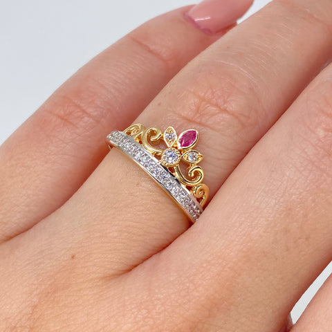 Anillo Tiara 15años Circones Blancos Rosas Oro amarillo / Talla 7 3/4 / 2,12 Gr *