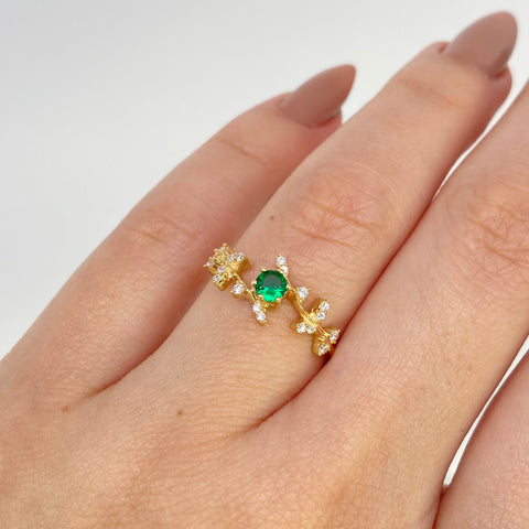 Anillo Circones Verdes Hojas Blancas Oro amarillo 18k / Talla 6 1/4 / 1,68 Gr *