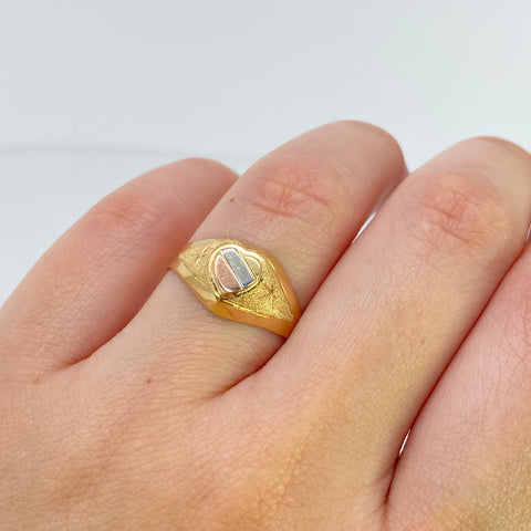 Anillo Trio Circones Blancos Fondo Diamantado Oro amarillo 18k / Talla 6 / 3,14 Gr *