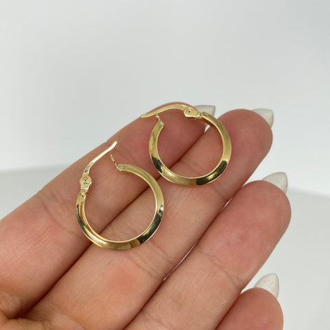 Candongas Triangulares Lisas Oro amarillo 18k 1,4 Gr / 2,1 Cm  †