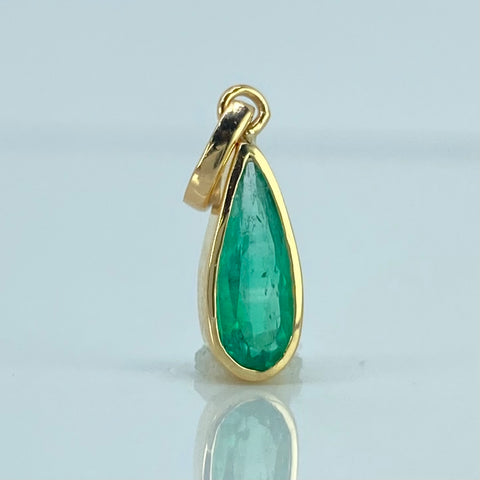 Dije Lagrima Esmeralda 88PTS Oro amarillo 0,85 Gr / 1,8 Cm *