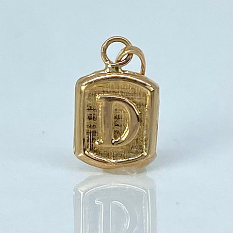 Dije Letra D Oro amarillo 0,3 Gr / 1,5 Cm †