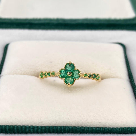 Anillo Esmeraldas Oro amarillo 18k / Talla 8 / 2,0 Gr