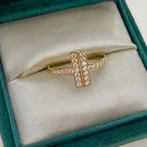 Anillo con Circones Blancos Oro amarillo 18k / Talla 6 1/2 / 1,64 Gr