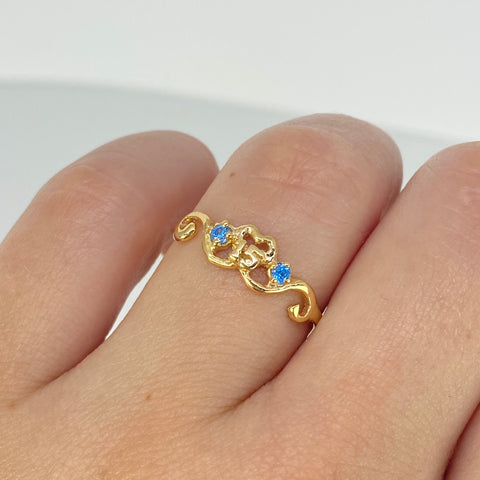 Anillo 15 Años Circones Celestes Oro amarillo 18k / Talla 7 1/2 / 1,8 Gr *