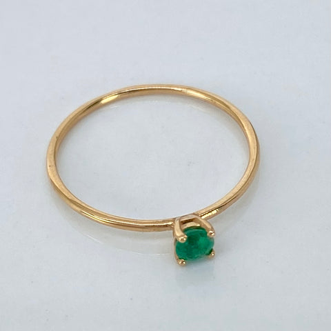 Anillo Solitario Esmeralda 10Pts Oro amarillo 18k / Talla 6 1/2 / 0,81 Gr †