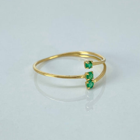 Anillo 3 Esmeraldas 5PTS Oro amarillo / Talla 9 / 0,85 Gr †