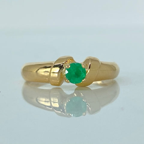 Anillo Solitario Esmeralda 0.17Ct  Oro amarillo 18k / Talla 6 / 2,45 Gr / 3,5 mm