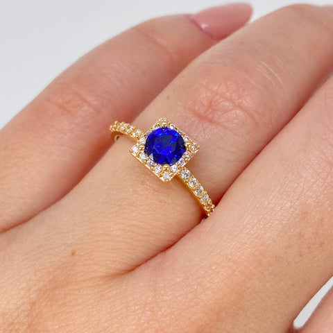 Anillo Solitario Cuadrado Circones Blancos Azul Oro amarillo / Talla 6 1/2 / 2,1 Gr *