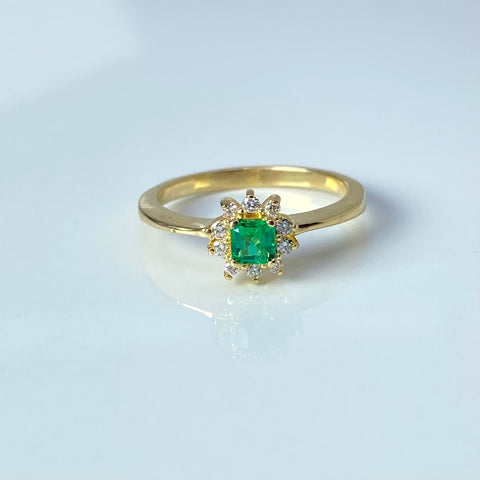 Anillo Cintillo De Diamantes / 22 Pts De Esmeraldas Y 10 Pts De Diamantes Oro amarillo 18k / Talla 6 1/4 / 2,87 Gr †