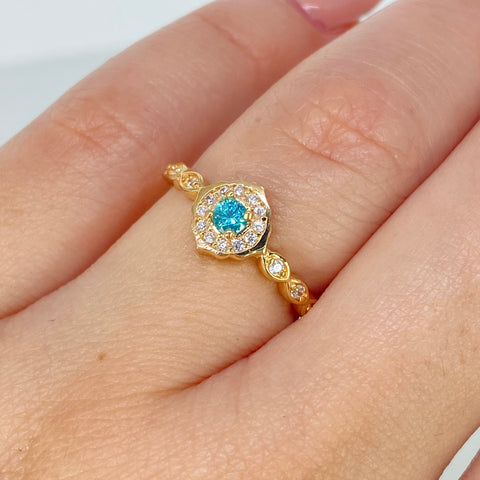 Anillo Solitario Circones Blancos Celeste Oro amarillo / Talla 5 3/4 / 2 Gr