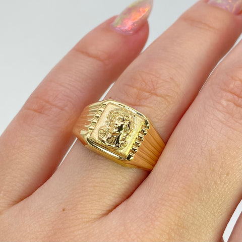 Anillo Cuadro Rostro Cristo Oro amarillo 18k / Talla 8 3/4 / 2,02 Gr