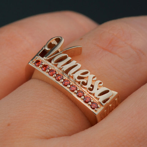 Anillo Nombre Personalizado Con Circones POR FABRICACION Oro amarillo 18k / Talla 6/10 / 8,14 Gr *
