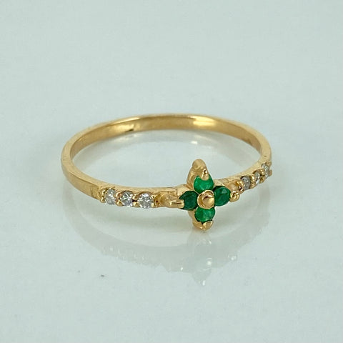 Anillo Trebol Esmeraldas 12pta Diamantes 4pts Oro amarillo 18k / Talla 7 1/2 / 1,56 Gr *