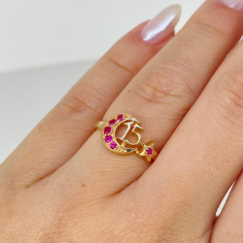 Anillo 15años Media Luna Con Circones POR FABRICACION Oro amarillo 18k / Talla 6/10 / 2,82 Gr *