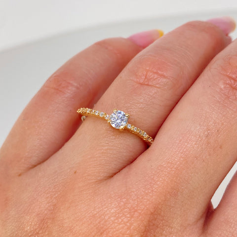 Anillo Solitario Circon Blanco Cuadrado  Oro amarillo / Talla 7 1/2 / 1,45 Gr †