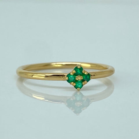 Anillo Flor Esmeraldas 12PTS Oro amarillo 18k / Talla 6 1/2 / 1,6 Gr *
