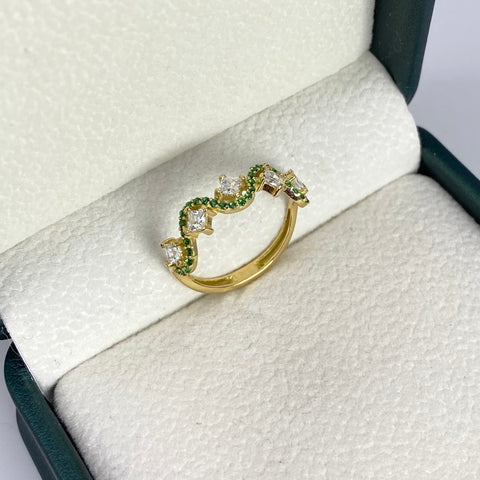 Anillo Curvas Circones Blancos Y Verdes / Talla 6 1/4 / 2,0 Gr