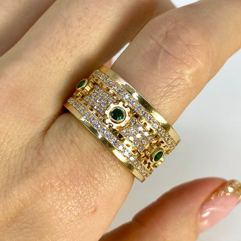 Anillo Engranaje Circones Blancos Y Verdes / POR FABRICACIÓN Oro amarillo 18k / Talla 9 1/2 / 25 Gr *