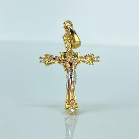 Dije Cruz Cristo Circones Blancos Verdes Tres oros 18k 2,75 Gr / 3,4 Cm  †