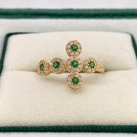 Anillo Cruz Circones Blancos Y Verdes Oro amarillo 18k / Talla 6 3/4 / 2,35 Gr
