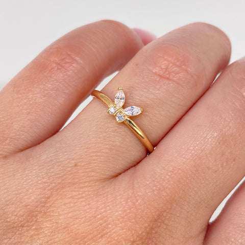 Anillo Solitario Mariposa Oro amarillo / Talla 6 3/4 / 1,2 Gr †