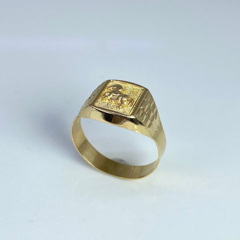Anillo Caballo Oro amarillo 18k / Talla 9 1/2 / 3,52 Gr *