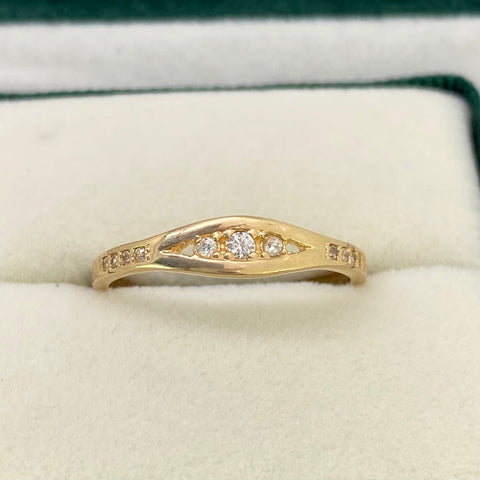 Anillo Abertura Central Circones Blancos Oro amarillo 18k / Talla 6 3/4 / 1,45 Gr *