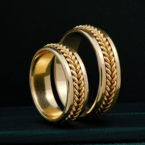 Anillo Argollas Centro Entorchado POR FABRICACIÓN Oro amarillo 18k / Talla 7 / 15 Gr *