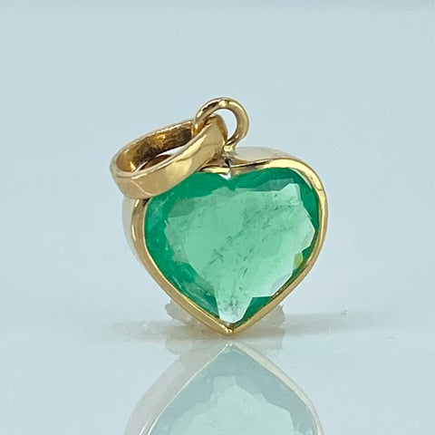Dije Corazon Esmeralda 135PTS Oro amarillo 1,12 Gr / 1,7 Cm *