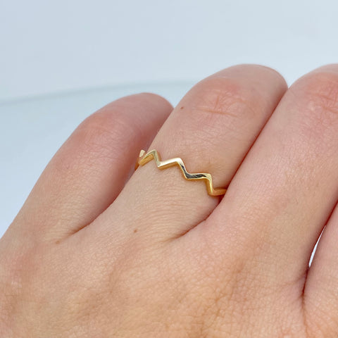 Anillo Zig-Zag Oro amarillo 18k / Talla 5 1/2 / 1,15 Gr