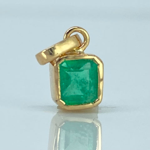 Dije Cuadrado Esmeralda 46PTS Oro amarillo 0,66 Gr / 1,3 Cm *