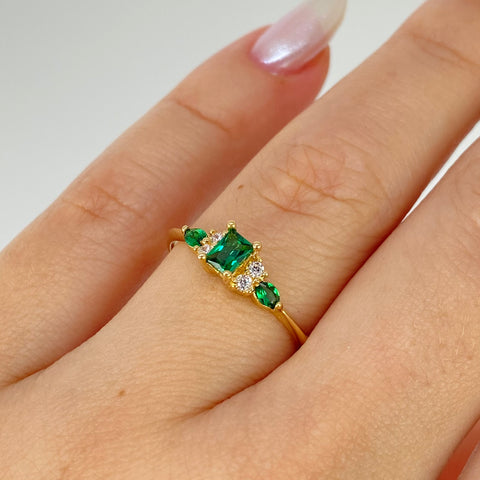 Anillo Solitario Flores Circones Verdes Blancos Oro amarillo 18k / Talla 6 3/4 / 1,78 Gr *