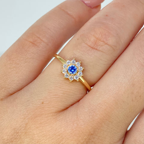 Anillo Flor Circones Blancos Celeste Oro amarillo / Talla 5 1/2 / 1,7 Gr †